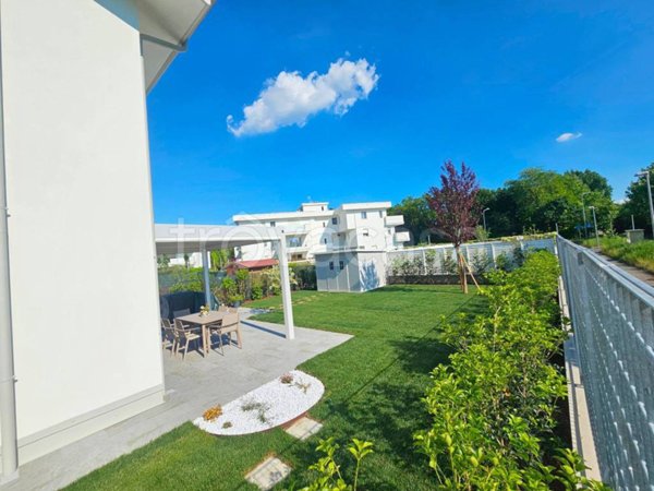 casa indipendente in vendita a Modena in zona Cognento