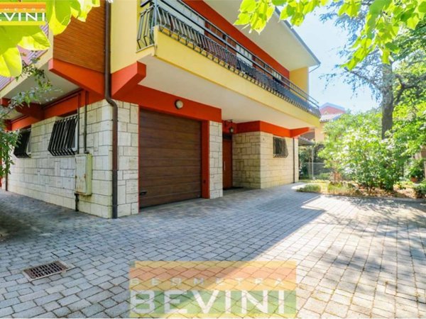 casa indipendente in vendita a Modena in zona San Lazzaro / Modena Est