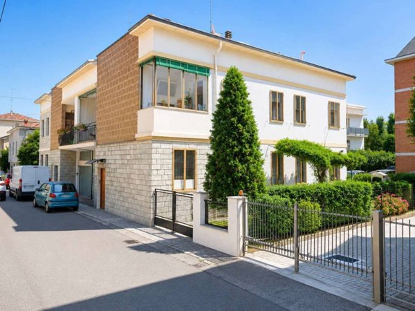 casa indipendente in vendita a Modena in zona Crocetta