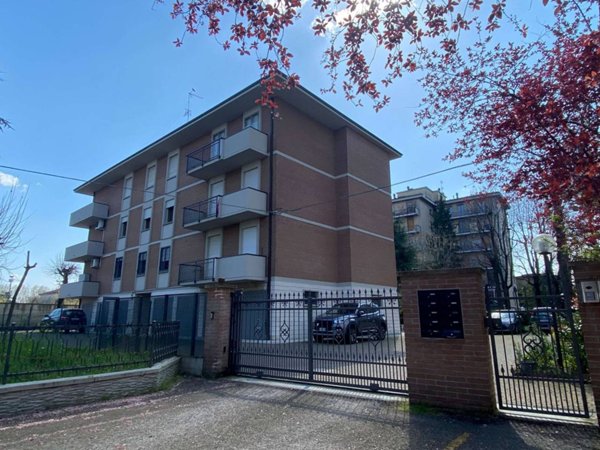 appartamento in vendita a Modena in zona San Lazzaro / Modena Est