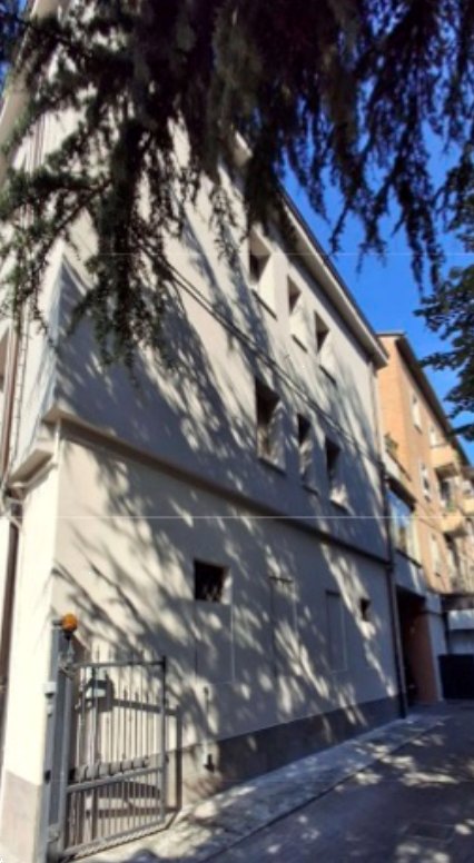 appartamento in vendita a Modena in zona Crocetta