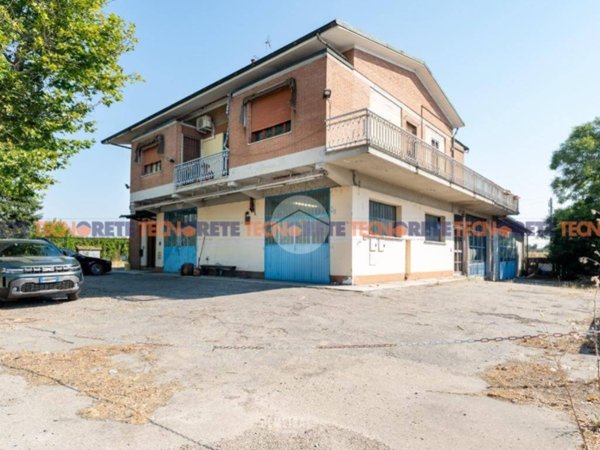 casa indipendente in vendita a Modena
