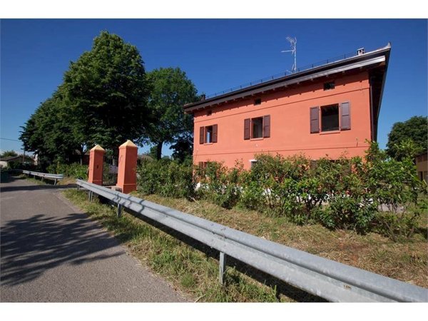 casa indipendente in vendita a Modena