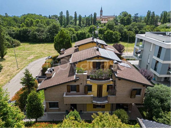 casa indipendente in vendita a Modena in zona Saliceta San Giuliano