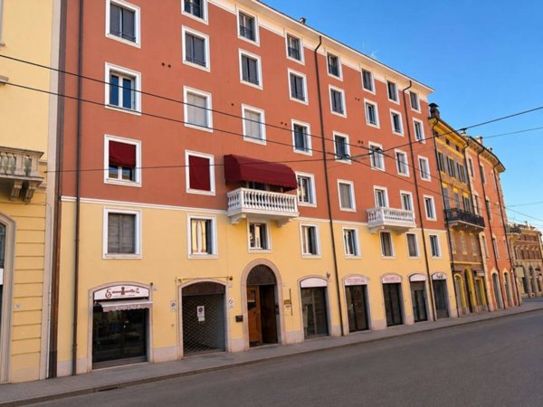 appartamento in vendita a Modena in zona Centro Storico