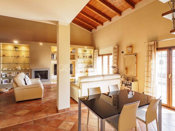 casa indipendente in vendita a Modena in zona Baggiovara