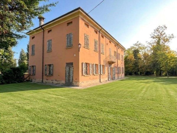 casa indipendente in vendita a Modena in zona Madonnina / Quattro Ville