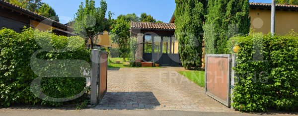 casa indipendente in vendita a Modena in zona San Damaso