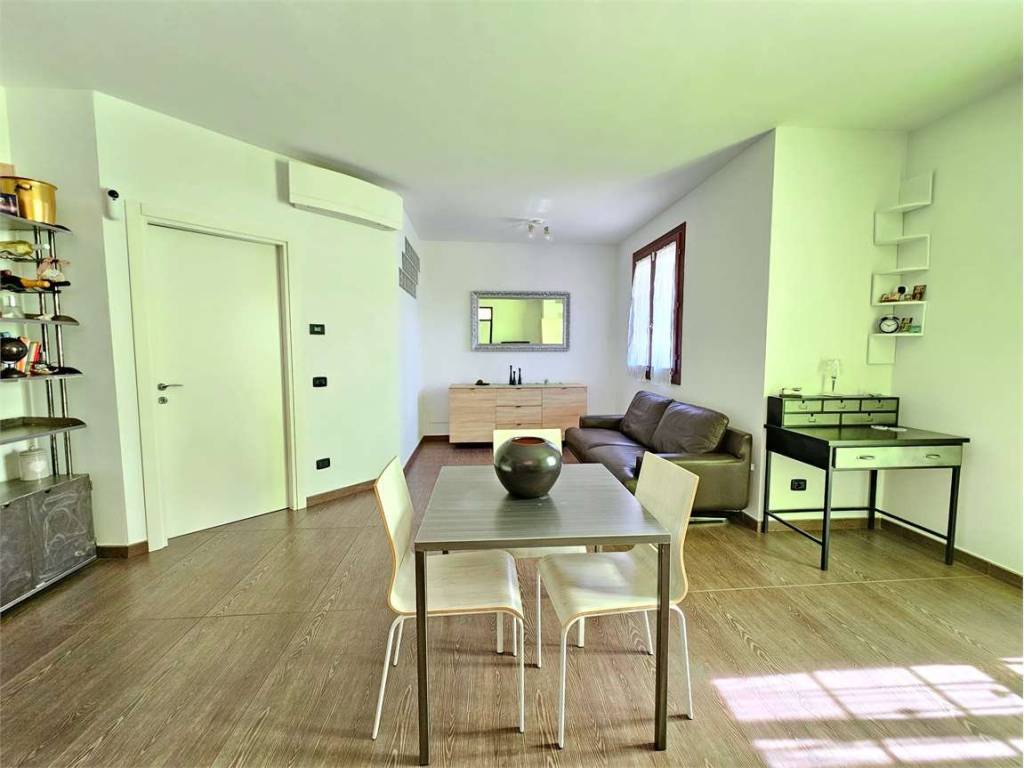 casa indipendente in vendita a Modena in zona Ganaceto