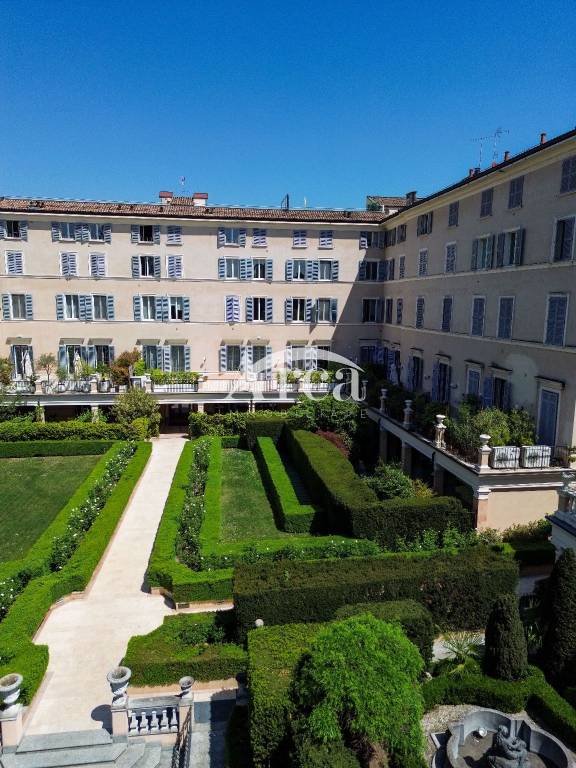 appartamento in vendita a Modena in zona Centro Storico