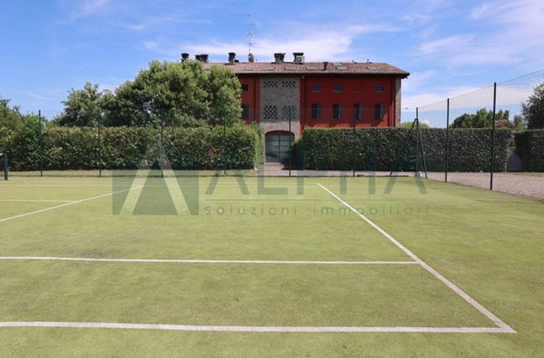 casa indipendente in vendita a Modena in zona Albareto