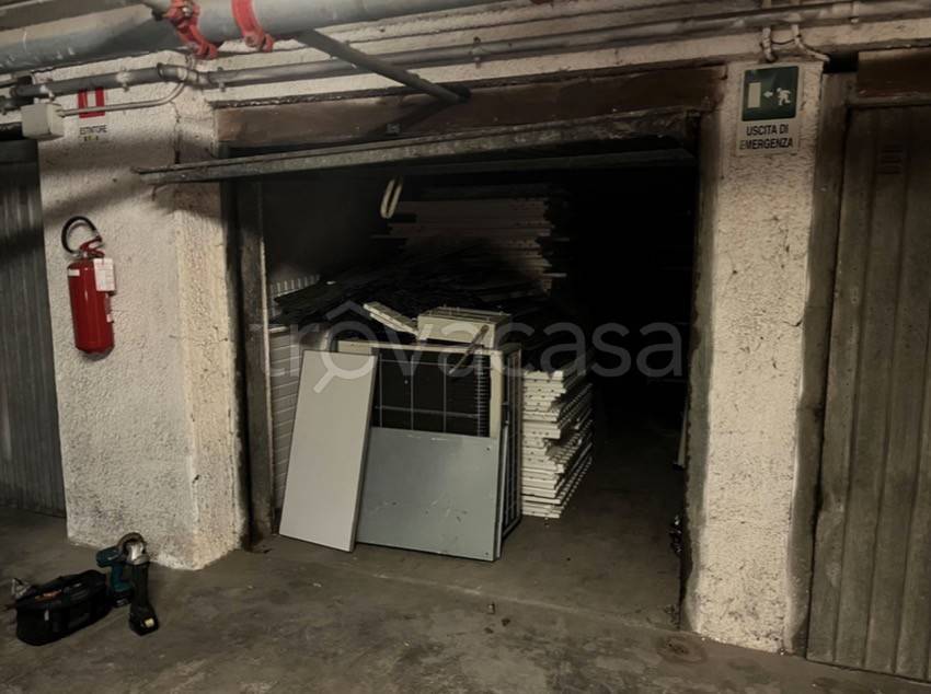 ufficio in vendita a Modena in zona San Faustino