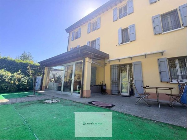 casa indipendente in vendita a Modena in zona Sant'Agnese