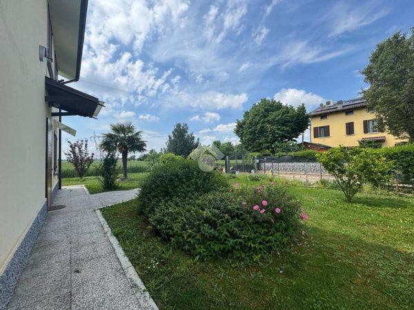 casa indipendente in vendita a Modena in zona Crocetta