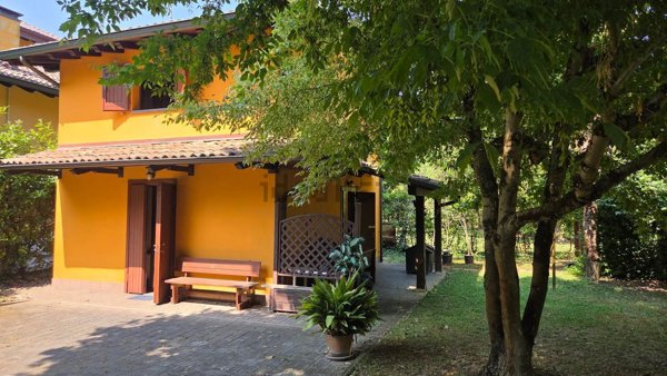 casa indipendente in vendita a Modena