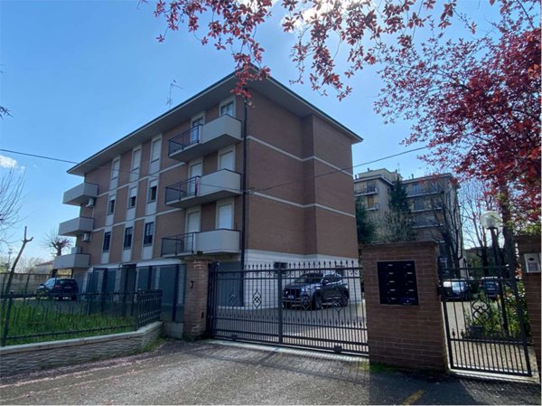 appartamento in vendita a Modena in zona San Lazzaro / Modena Est