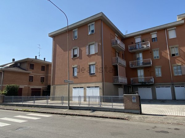 appartamento in vendita a Modena in zona Villanova