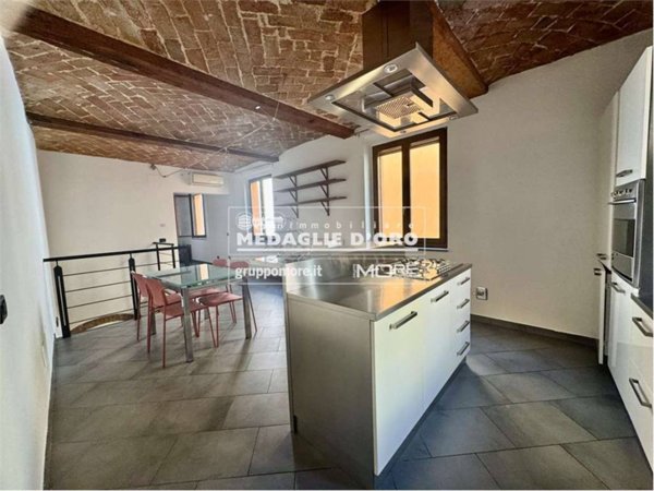 appartamento in vendita a Modena in zona Centro Storico