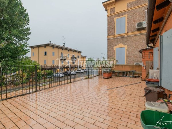 appartamento in vendita a Modena in zona Madonnina / Quattro Ville
