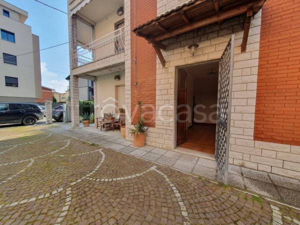 appartamento in vendita a Modena in zona Amendola