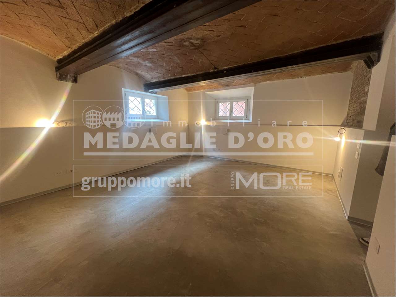 ufficio in vendita a Modena in zona Centro Storico