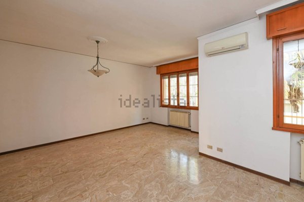 casa indipendente in vendita a Modena in zona San Cataldo