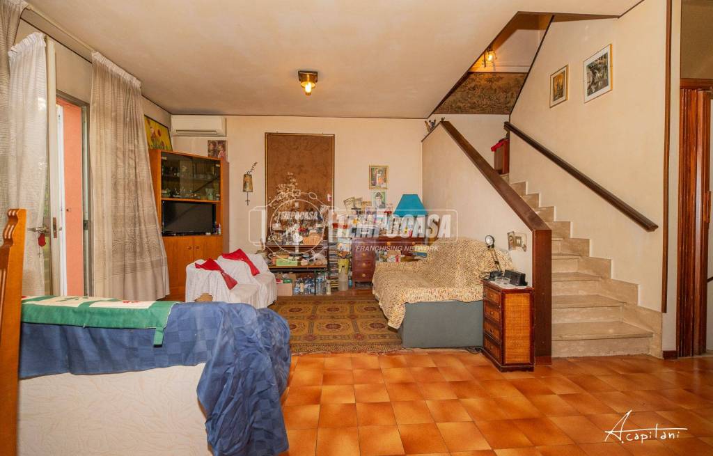 casa indipendente in vendita a Modena in zona Amendola