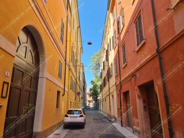 appartamento in vendita a Modena in zona Centro Storico