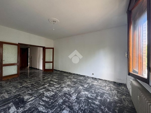 appartamento in vendita a Modena in zona Amendola