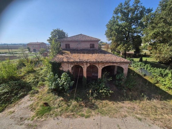 casale in vendita a Modena