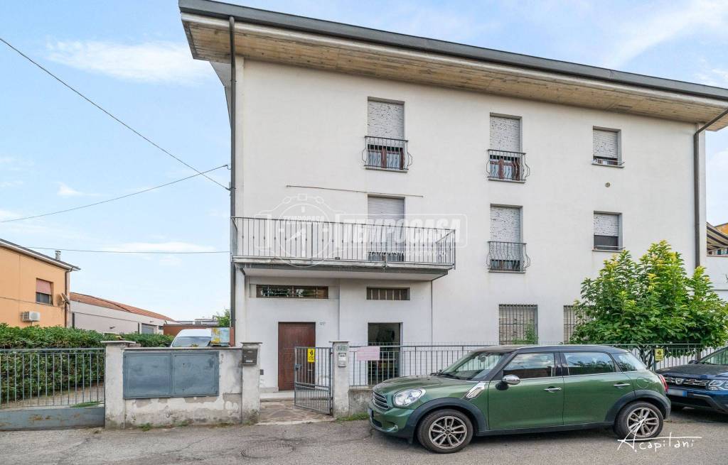 appartamento in vendita a Modena in zona Madonnina / Quattro Ville