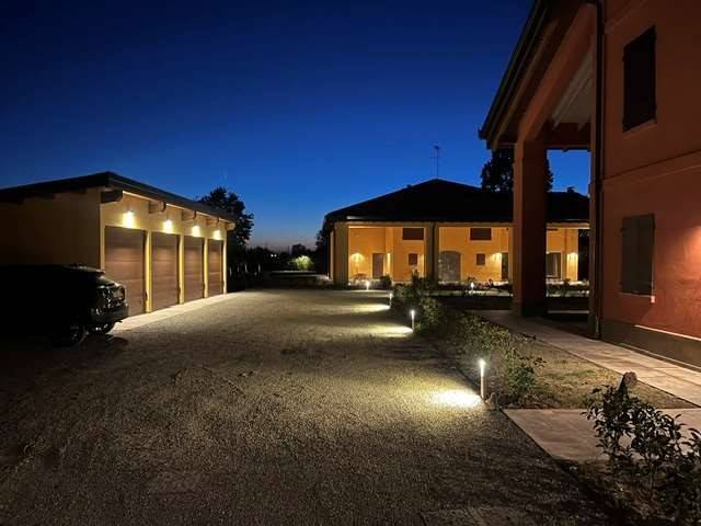 casa indipendente in vendita a Modena in zona Cittanova