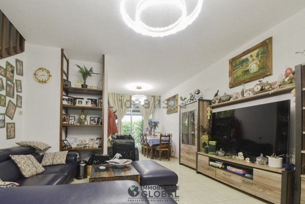 casa indipendente in vendita a Modena in zona Cognento