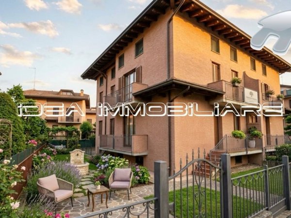 casa indipendente in vendita a Modena in zona Cognento