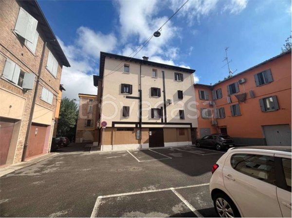 appartamento in vendita a Modena in zona Crocetta