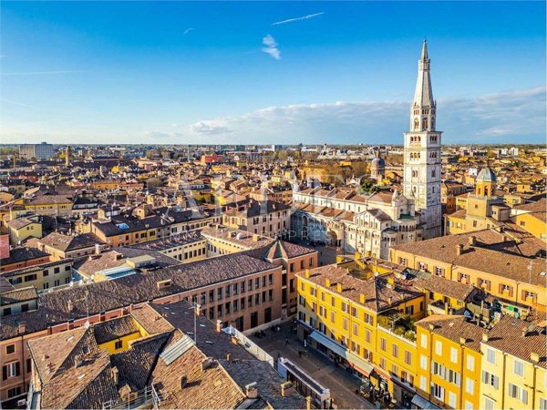 appartamento in vendita a Modena in zona Centro Storico