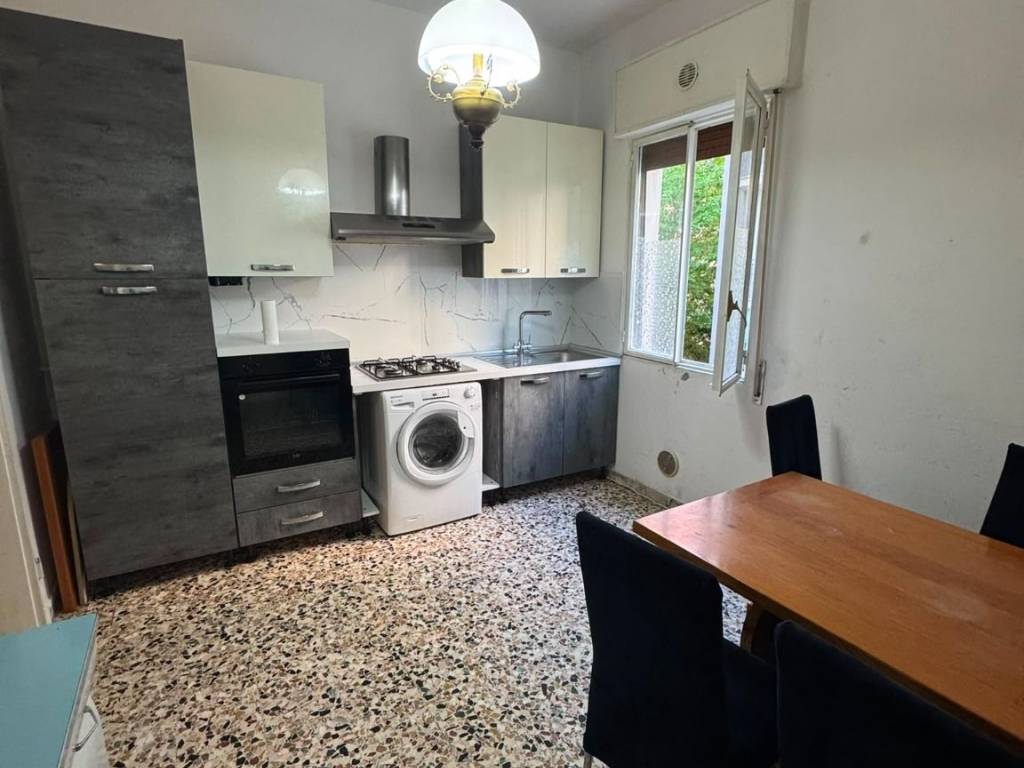 appartamento in vendita a Modena in zona San Lazzaro / Modena Est