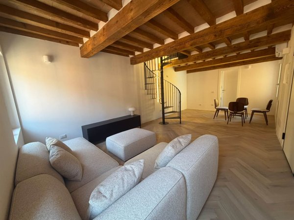 appartamento in vendita a Modena in zona Centro Storico