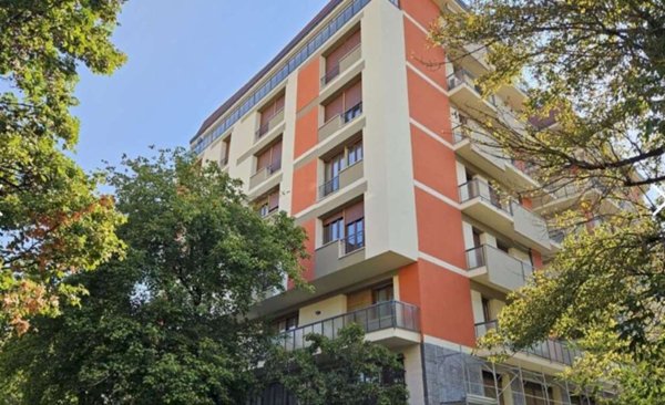 ufficio in vendita a Modena in zona Crocetta
