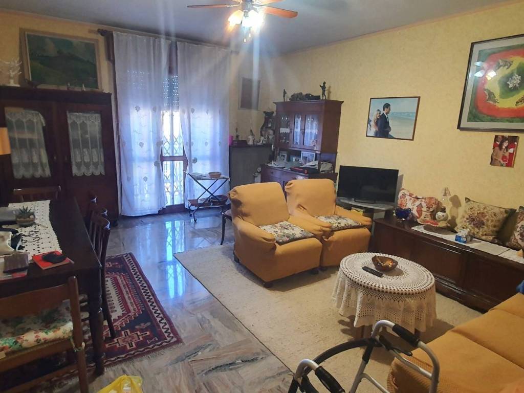 appartamento in vendita a Modena in zona Crocetta