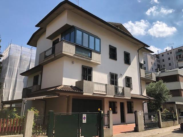 casa indipendente in vendita a Modena in zona Sant'Agnese
