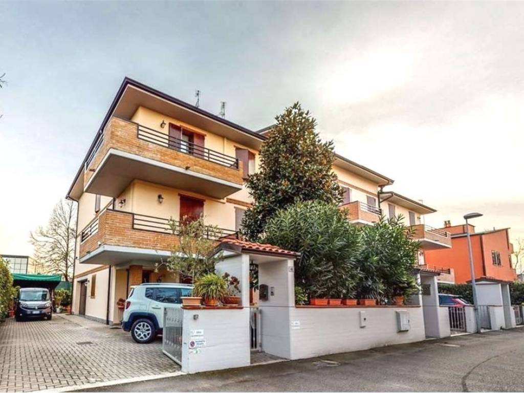 casa indipendente in vendita a Modena in zona Madonnina / Quattro Ville