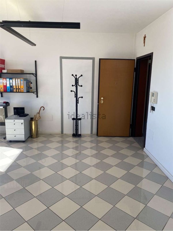 ufficio in vendita a Modena in zona San Faustino