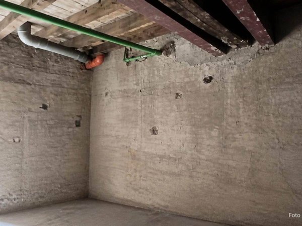 box auto in vendita a Modena in zona Crocetta