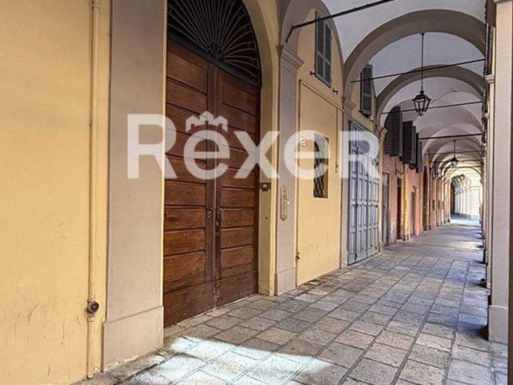 appartamento in vendita a Modena in zona Centro Storico