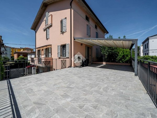 casa indipendente in vendita a Modena