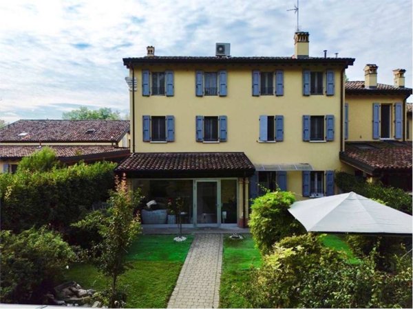 casa indipendente in vendita a Modena in zona San Damaso