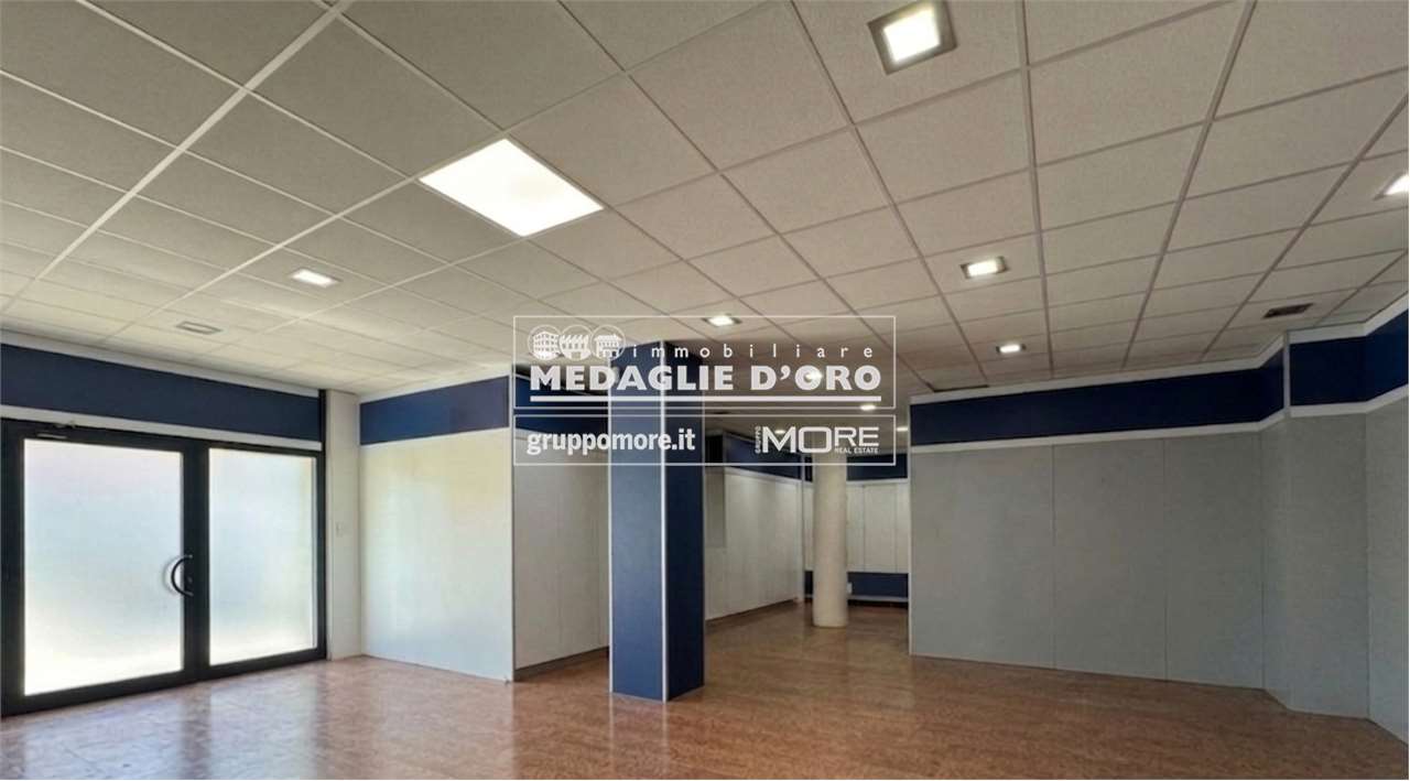 ufficio in vendita a Modena in zona San Faustino