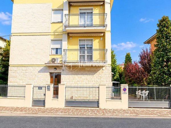 appartamento in vendita a Modena in zona Vaciglio