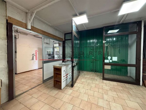 ufficio in vendita a Modena in zona Lamarmora